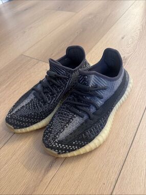 Adidas Yeezy Boost 350 V2 Carbon (Asriel) – Women’s 7 / Men’s 5.5 – Authentic